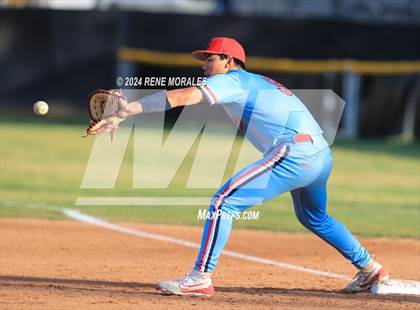Thumbnail 2 in Village Christian vs Maranatha photogallery.