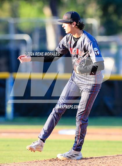 Thumbnail 3 in Village Christian vs Maranatha photogallery.