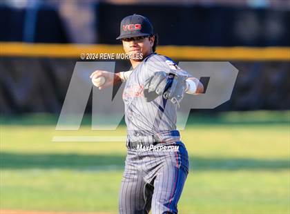 Thumbnail 2 in Village Christian vs Maranatha photogallery.