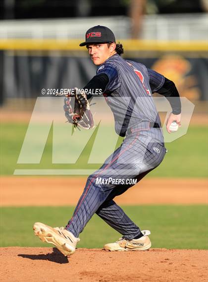 Thumbnail 3 in Village Christian vs Maranatha photogallery.