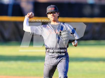 Thumbnail 3 in Village Christian vs Maranatha photogallery.