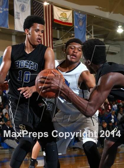 Thumbnail 2 in St. John Bosco vs. Compton (CIF SS Open Division Playoff) photogallery.