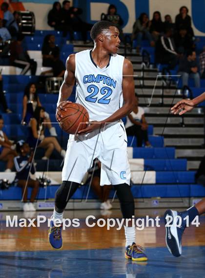 Thumbnail 3 in St. John Bosco vs. Compton (CIF SS Open Division Playoff) photogallery.