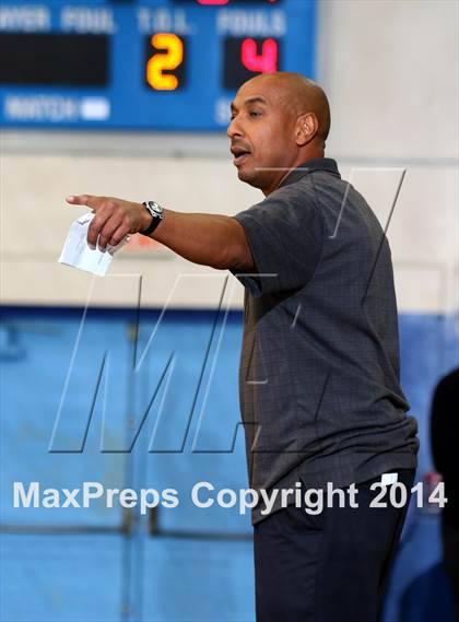 Thumbnail 3 in St. John Bosco vs. Compton (CIF SS Open Division Playoff) photogallery.