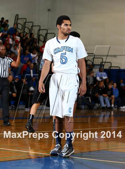 Thumbnail 2 in St. John Bosco vs. Compton (CIF SS Open Division Playoff) photogallery.