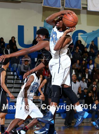 Thumbnail 1 in St. John Bosco vs. Compton (CIF SS Open Division Playoff) photogallery.