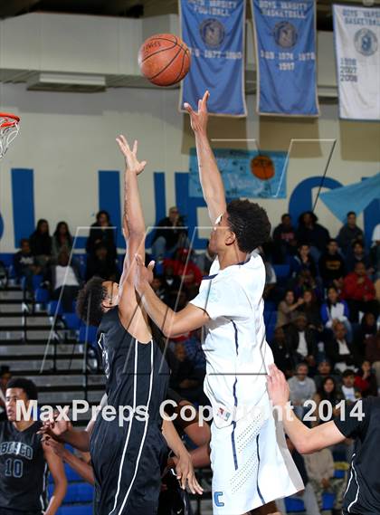 Thumbnail 1 in St. John Bosco vs. Compton (CIF SS Open Division Playoff) photogallery.