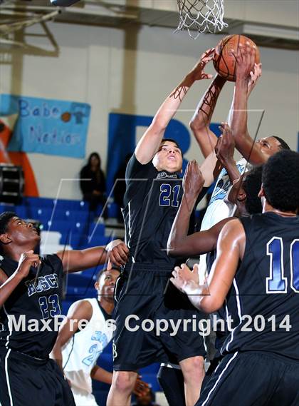Thumbnail 1 in St. John Bosco vs. Compton (CIF SS Open Division Playoff) photogallery.