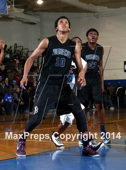 Thumbnail 3 in St. John Bosco vs. Compton (CIF SS Open Division Playoff) photogallery.