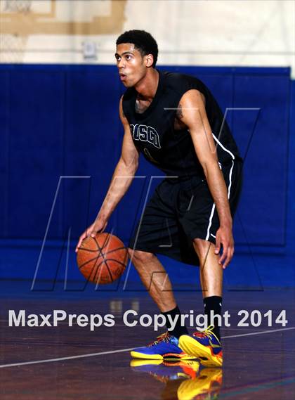 Thumbnail 3 in St. John Bosco vs. Compton (CIF SS Open Division Playoff) photogallery.