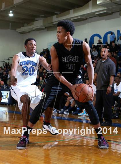 Thumbnail 3 in St. John Bosco vs. Compton (CIF SS Open Division Playoff) photogallery.