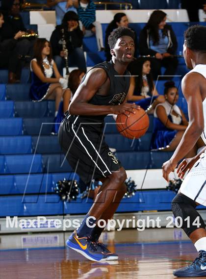 Thumbnail 2 in St. John Bosco vs. Compton (CIF SS Open Division Playoff) photogallery.