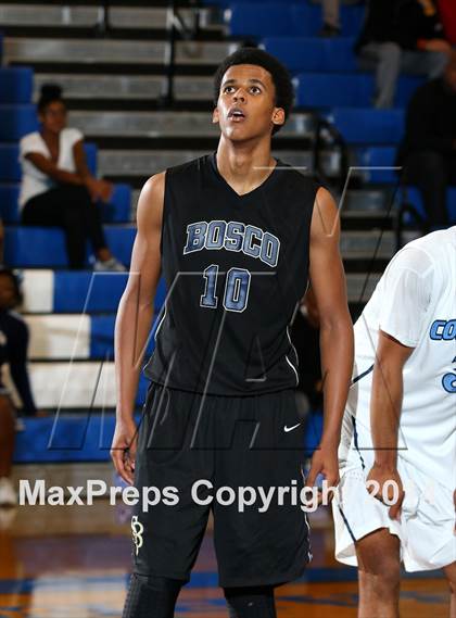 Thumbnail 3 in St. John Bosco vs. Compton (CIF SS Open Division Playoff) photogallery.