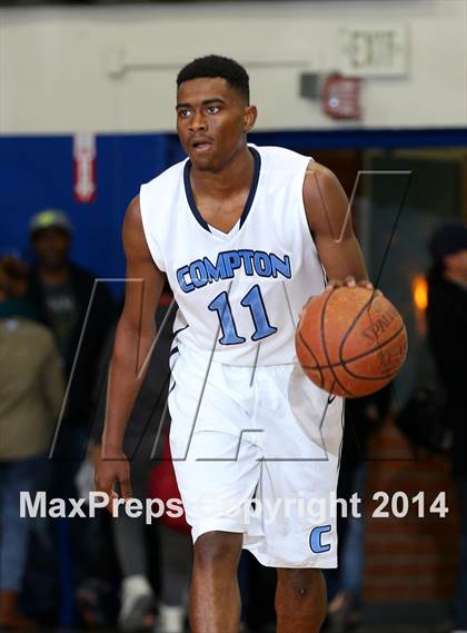 Thumbnail 3 in St. John Bosco vs. Compton (CIF SS Open Division Playoff) photogallery.