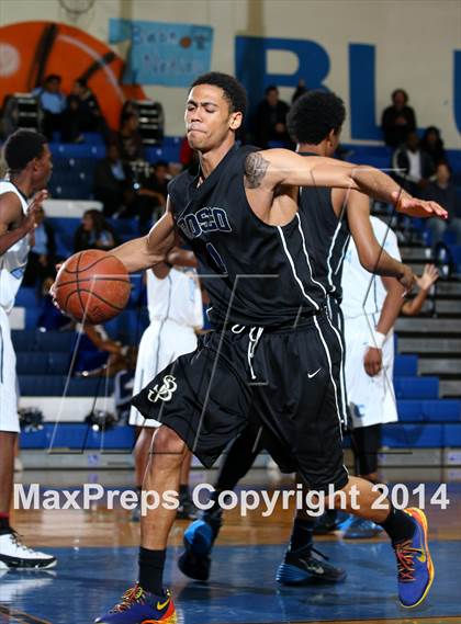 Thumbnail 1 in St. John Bosco vs. Compton (CIF SS Open Division Playoff) photogallery.