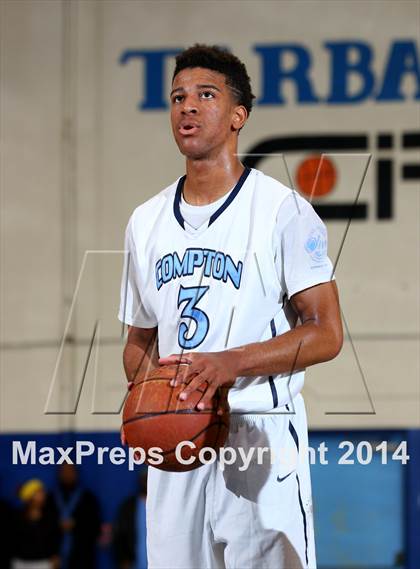 Thumbnail 3 in St. John Bosco vs. Compton (CIF SS Open Division Playoff) photogallery.