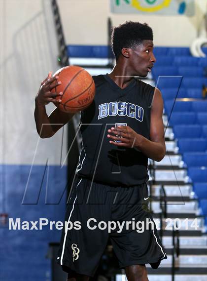 Thumbnail 3 in St. John Bosco vs. Compton (CIF SS Open Division Playoff) photogallery.