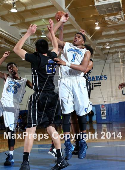 Thumbnail 2 in St. John Bosco vs. Compton (CIF SS Open Division Playoff) photogallery.