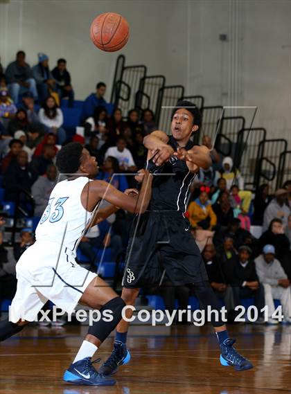 Thumbnail 3 in St. John Bosco vs. Compton (CIF SS Open Division Playoff) photogallery.