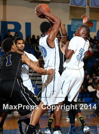 Thumbnail 1 in St. John Bosco vs. Compton (CIF SS Open Division Playoff) photogallery.