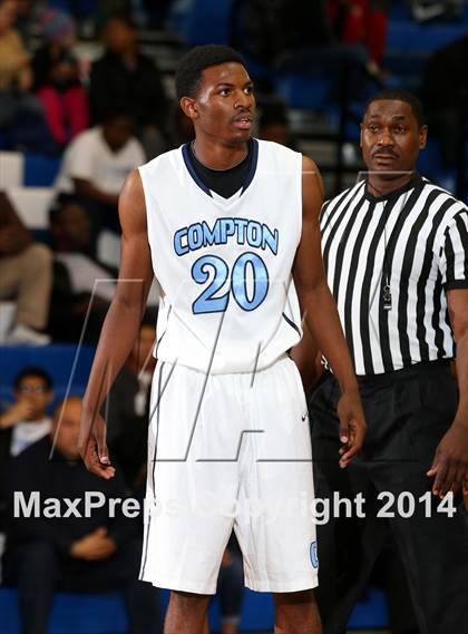 Thumbnail 3 in St. John Bosco vs. Compton (CIF SS Open Division Playoff) photogallery.