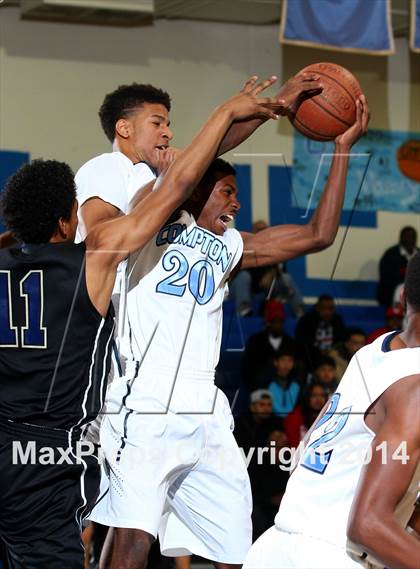 Thumbnail 2 in St. John Bosco vs. Compton (CIF SS Open Division Playoff) photogallery.