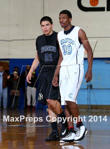 Thumbnail 2 in St. John Bosco vs. Compton (CIF SS Open Division Playoff) photogallery.