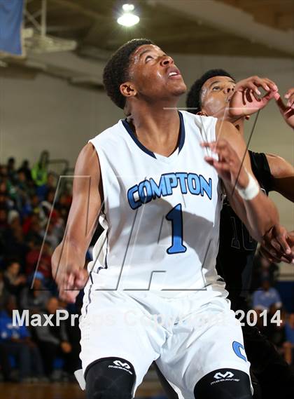 Thumbnail 3 in St. John Bosco vs. Compton (CIF SS Open Division Playoff) photogallery.