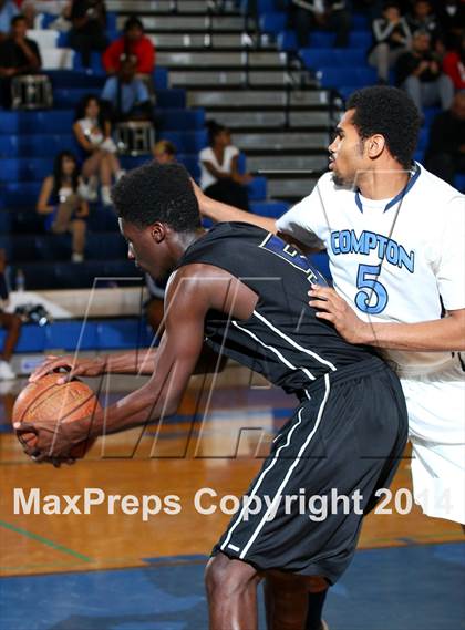 Thumbnail 3 in St. John Bosco vs. Compton (CIF SS Open Division Playoff) photogallery.