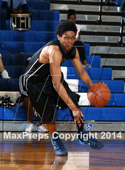 Thumbnail 2 in St. John Bosco vs. Compton (CIF SS Open Division Playoff) photogallery.