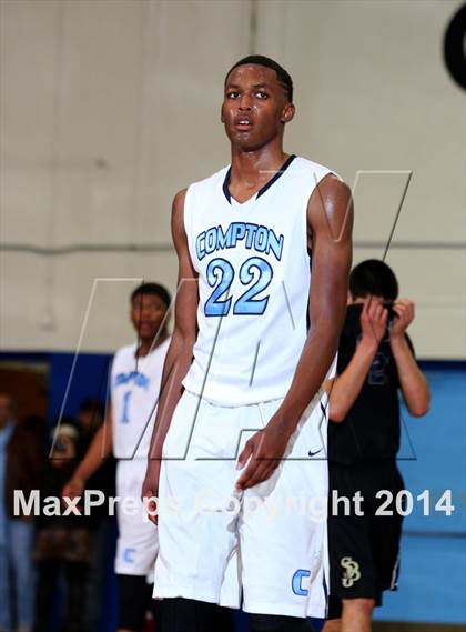 Thumbnail 1 in St. John Bosco vs. Compton (CIF SS Open Division Playoff) photogallery.