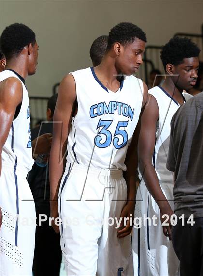 Thumbnail 3 in St. John Bosco vs. Compton (CIF SS Open Division Playoff) photogallery.