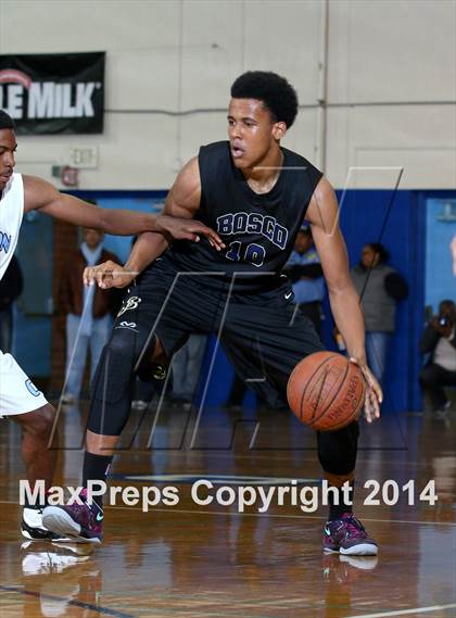 Thumbnail 1 in St. John Bosco vs. Compton (CIF SS Open Division Playoff) photogallery.