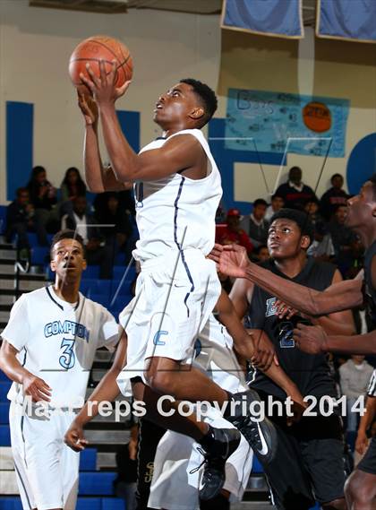 Thumbnail 1 in St. John Bosco vs. Compton (CIF SS Open Division Playoff) photogallery.