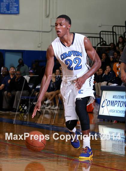 Thumbnail 3 in St. John Bosco vs. Compton (CIF SS Open Division Playoff) photogallery.