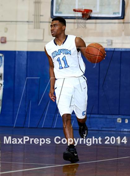 Thumbnail 3 in St. John Bosco vs. Compton (CIF SS Open Division Playoff) photogallery.