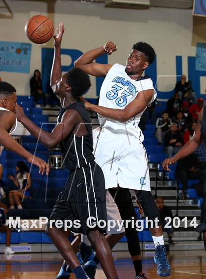 Thumbnail 2 in St. John Bosco vs. Compton (CIF SS Open Division Playoff) photogallery.