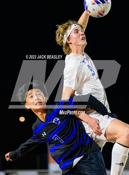 Thumbnail 2 in Snowflake vs. Chino Valley (AIA Fall Soccer Final) photogallery.