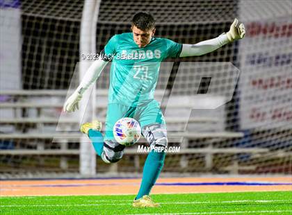 Thumbnail 2 in Snowflake vs. Chino Valley (AIA Fall Soccer Final) photogallery.
