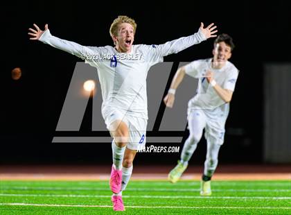 Thumbnail 3 in Snowflake vs. Chino Valley (AIA Fall Soccer Final) photogallery.