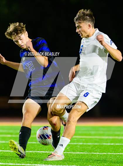 Thumbnail 3 in Snowflake vs. Chino Valley (AIA Fall Soccer Final) photogallery.