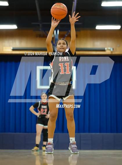 Thumbnail 3 in Rome Free Academy vs Fayetteville-Manlius photogallery.