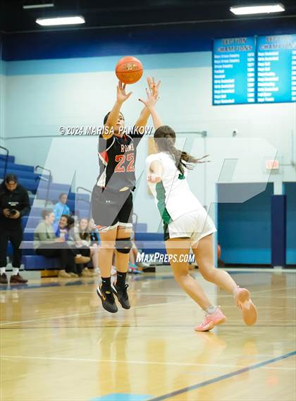 Thumbnail 3 in Rome Free Academy vs Fayetteville-Manlius photogallery.