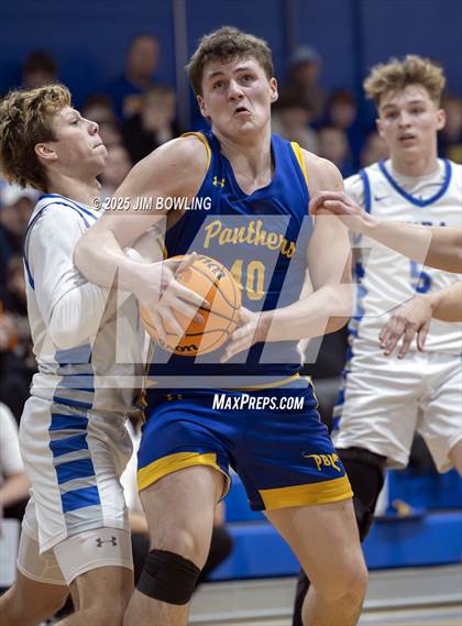 Thumbnail 3 in Paxton-Buckley-Loda vs. Bismarck-Henning/Rossville-Alvin (IHSA 2A Regional Final) photogallery.