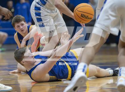 Thumbnail 2 in Paxton-Buckley-Loda vs. Bismarck-Henning/Rossville-Alvin (IHSA 2A Regional Final) photogallery.