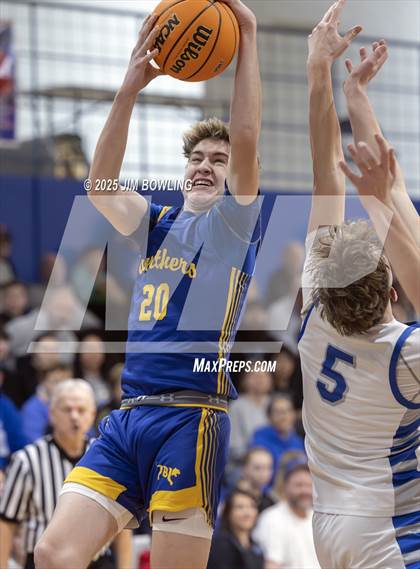 Thumbnail 2 in Paxton-Buckley-Loda vs. Bismarck-Henning/Rossville-Alvin (IHSA 2A Regional Final) photogallery.