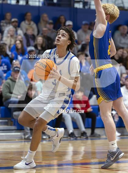Thumbnail 1 in Paxton-Buckley-Loda vs. Bismarck-Henning/Rossville-Alvin (IHSA 2A Regional Final) photogallery.