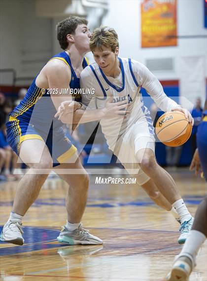 Thumbnail 1 in Paxton-Buckley-Loda vs. Bismarck-Henning/Rossville-Alvin (IHSA 2A Regional Final) photogallery.