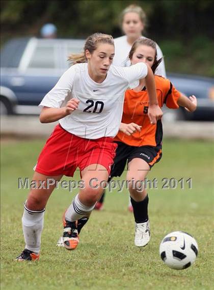 Thumbnail 2 in Clinton vs Sullivan South (Sevier County Invitational) photogallery.
