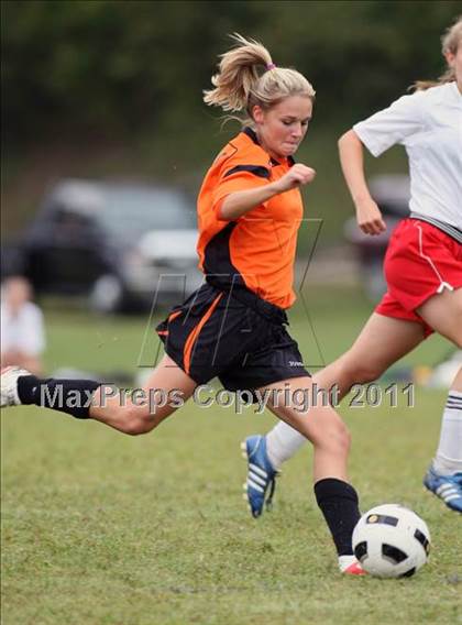 Thumbnail 2 in Clinton vs Sullivan South (Sevier County Invitational) photogallery.